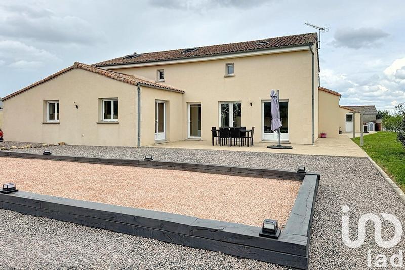 Maison - 240 m² - 7 pièces