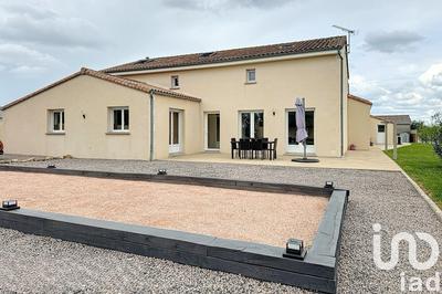 Maison - 240 m² - 7 pièces