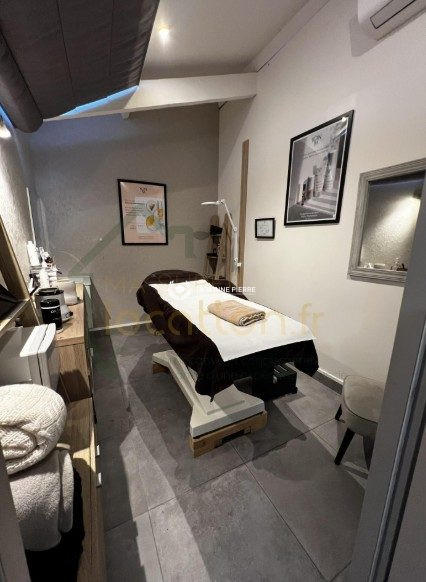 Local commercial - 223 m²