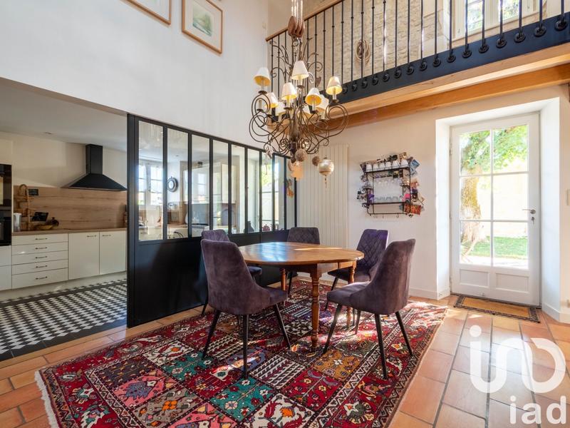 Maison - 240 m² - 7 pièces