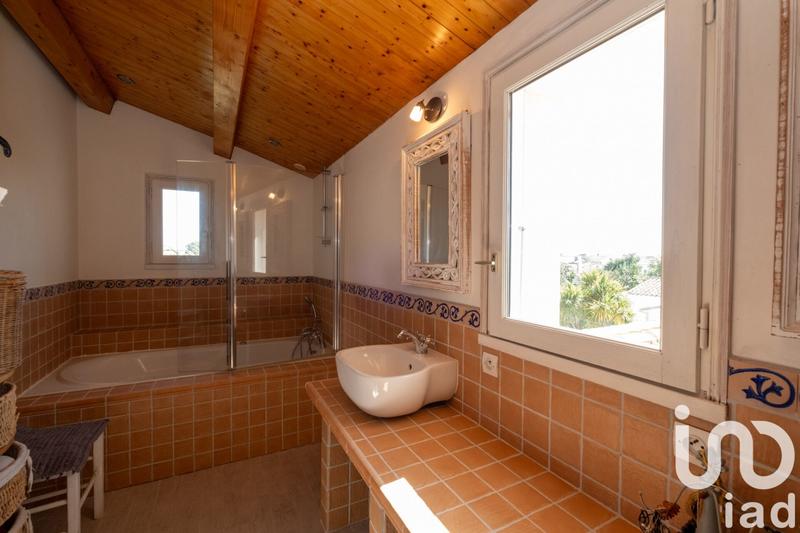 Maison - 174 m² - 9 pièces