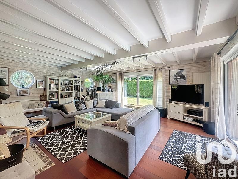 Maison - 255 m² - 9 pièces