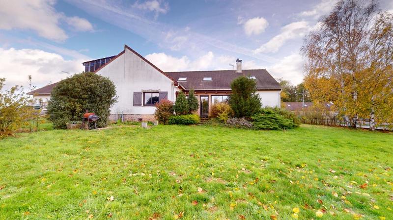 Maison - 230 m² - 8 pièces