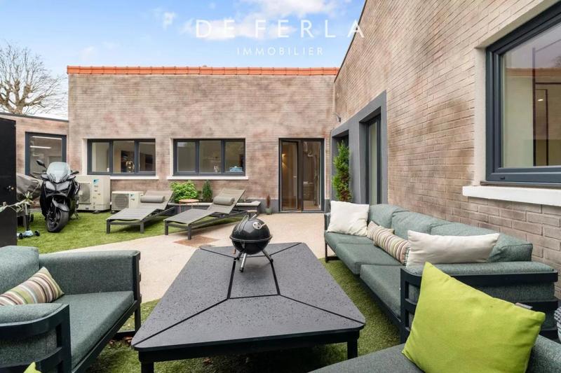 Loft - 244 m² - 6 pièces