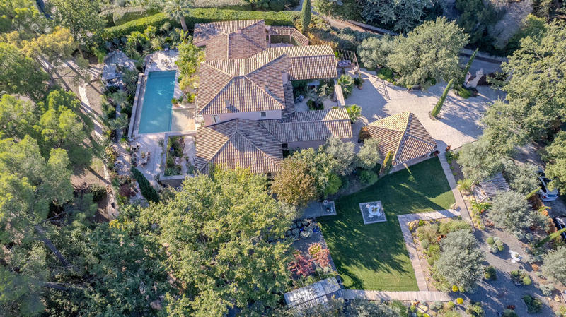 Bastide - 300 m² - 7 pièces