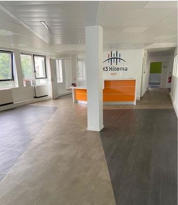 Bureau - 591 m²