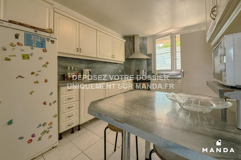 Chambre - 9 m² - 5 pièces