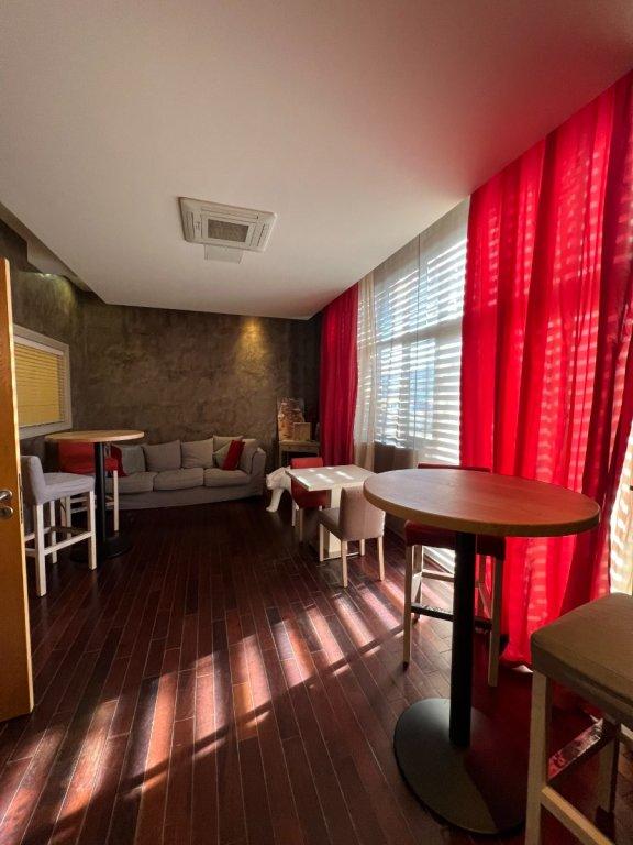 Immeuble - 613 m² - 13 pièces