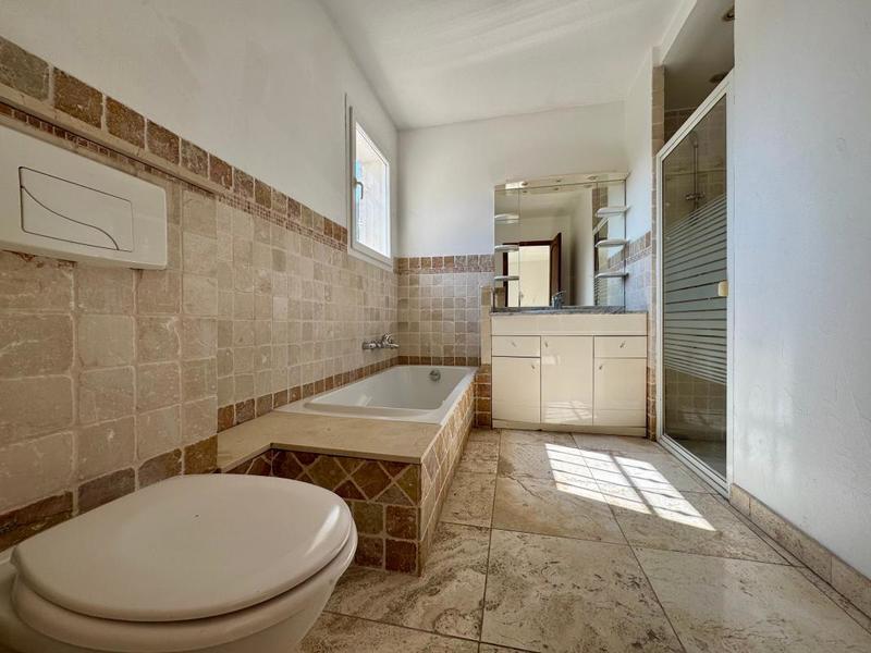 Maison - 205 m² - 5 pièces