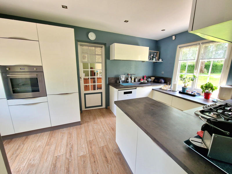 Maison - 200 m² - 8 pièces