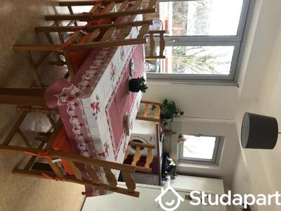 Chambre - 9 m² - 1 pièce