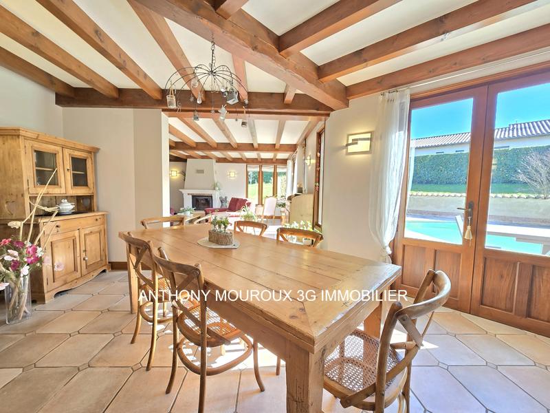 Maison - 248 m² - 7 pièces