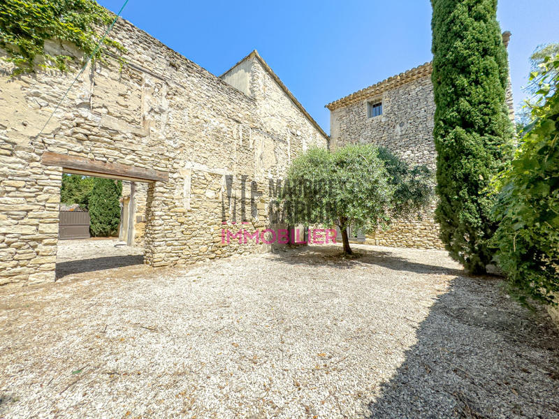 Maison - 227 m² - 8 pièces