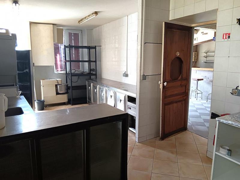 Maison - 250 m² - 11 pièces