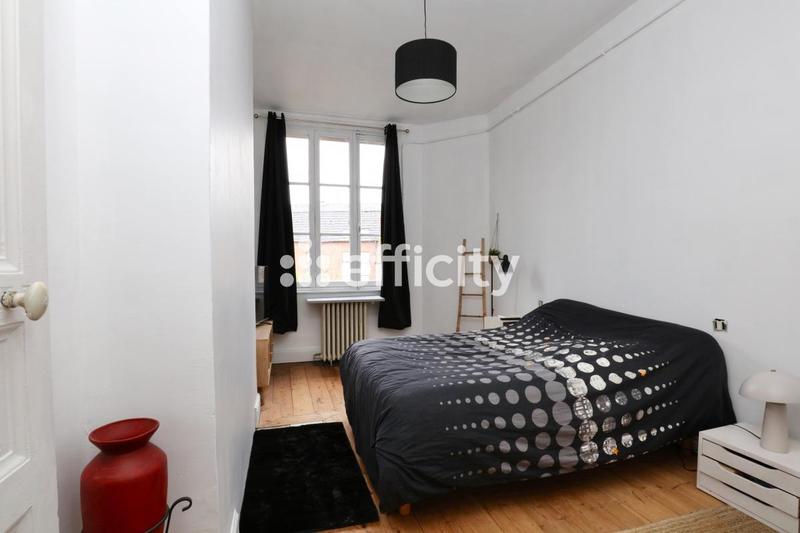 Maison - 248 m² - 10 pièces