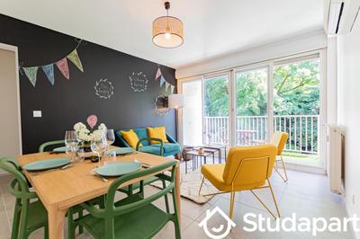 Chambre - 11 m² - 1 pièce