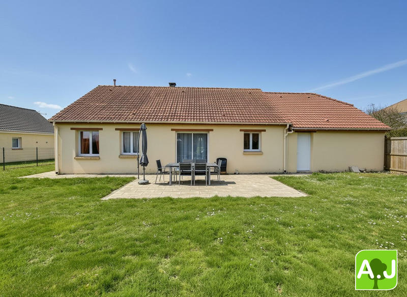 Maison traditionnelle - 90 m² - 5 pièces