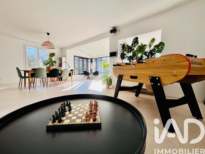 Maison - 180 m² - 7 pièces