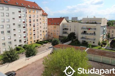 Chambre - 11 m² - 1 pièce