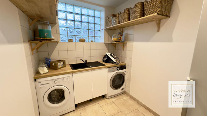 Maison - 250 m² - 9 pièces