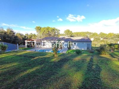 Villa - 155 m² - 6 pièces