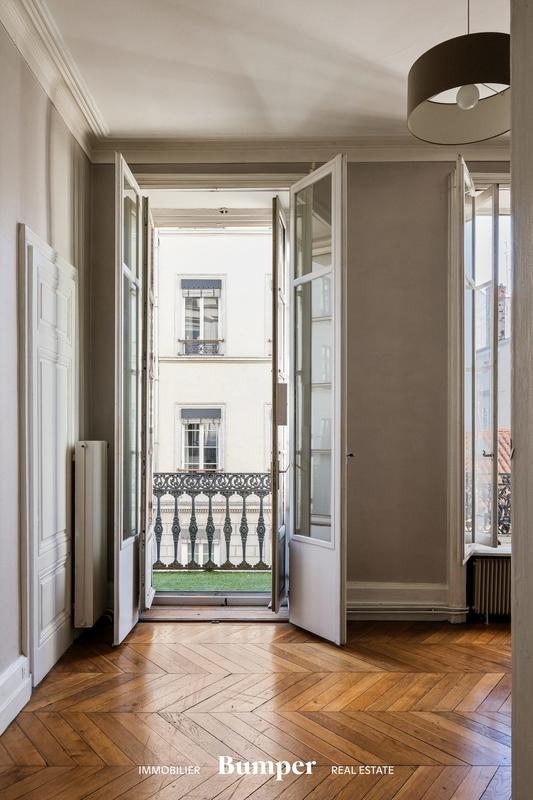 Appartement - 255 m² - 8 pièces