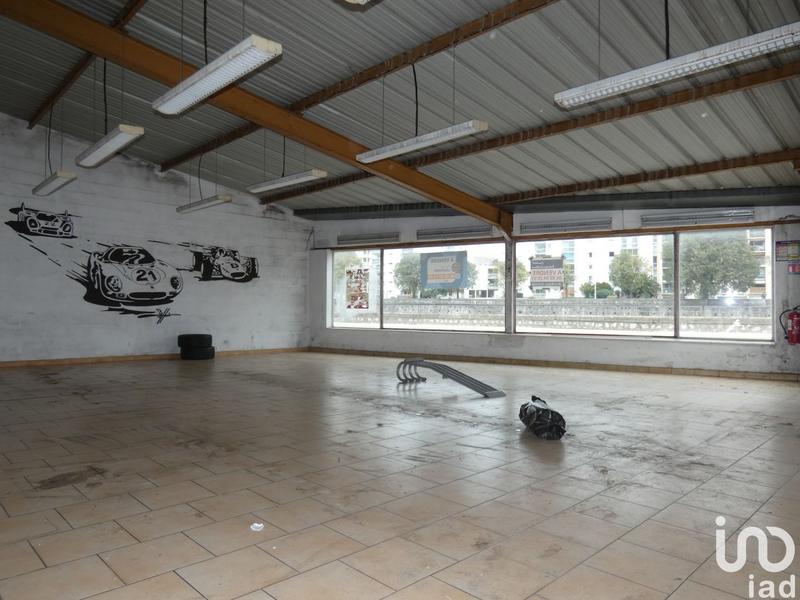 Local commercial - 684 m²