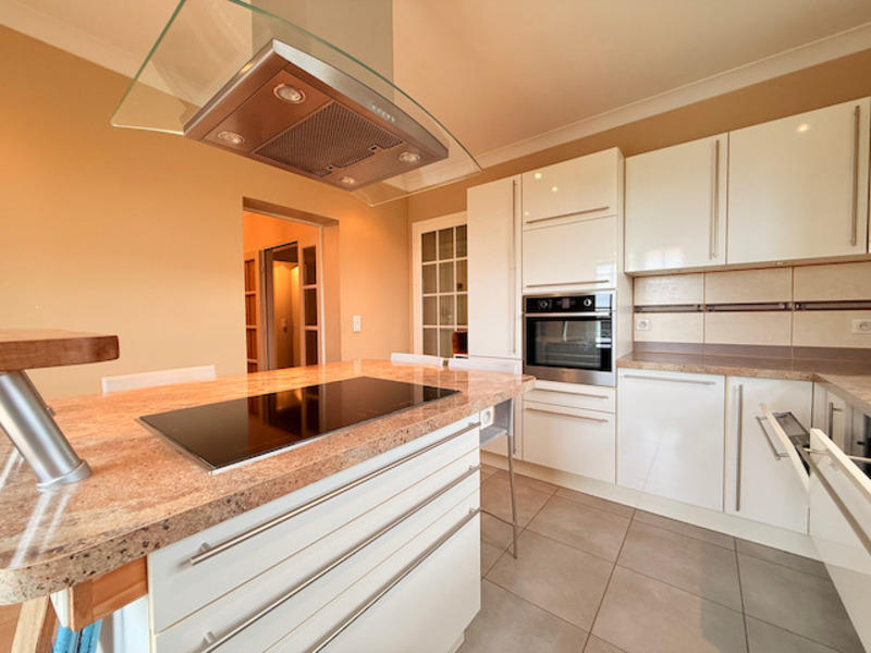 Maison - 140 m² - 5 pièces