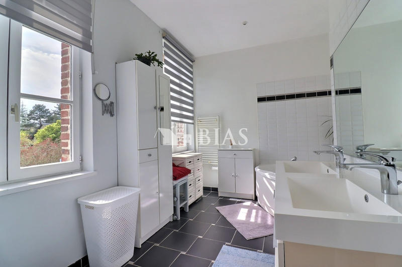 Maison - 152 m² - 6 pièces