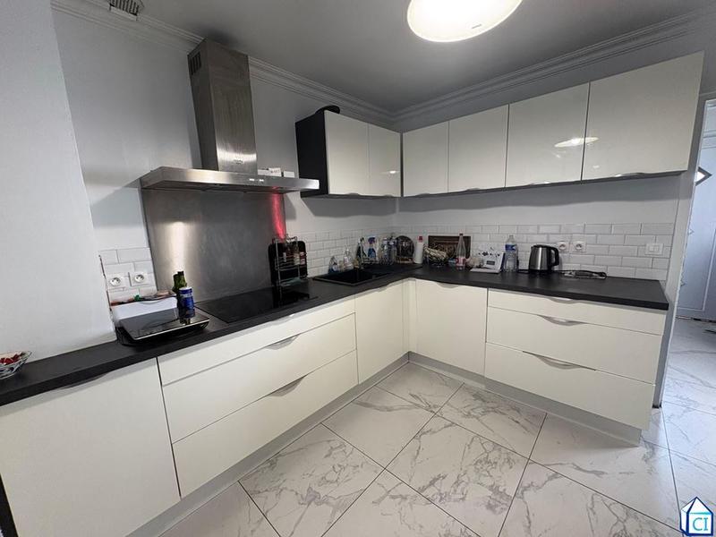 Maison traditionnelle - 88 m² - 4 pièces