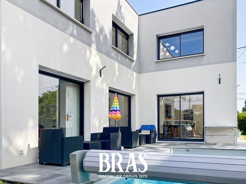 Maison - 160 m² - 6 pièces