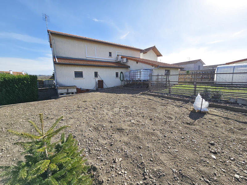 Maison - 90 m² - 5 pièces