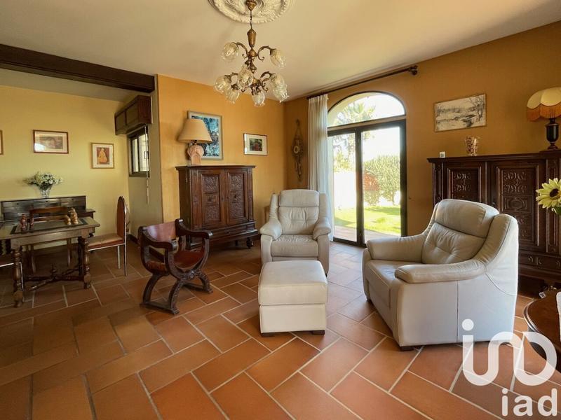 Maison - 276 m² - 9 pièces