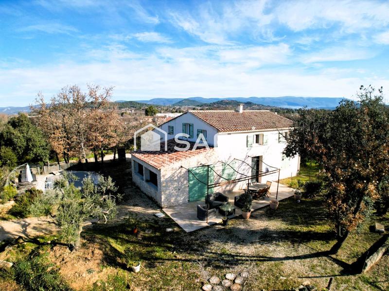 Maison - 199 m² - 8 pièces