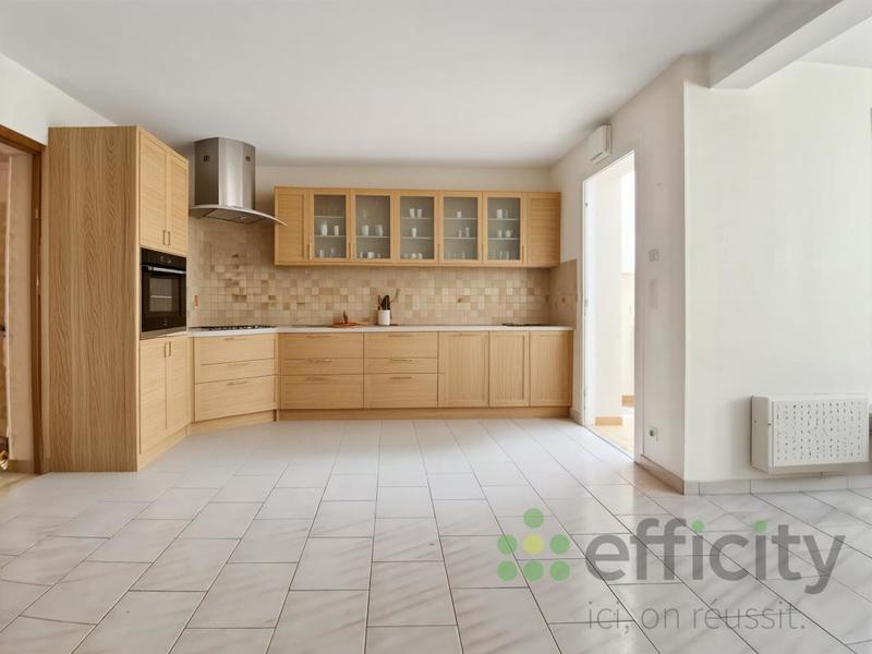 Maison - 110 m² - 4 pièces