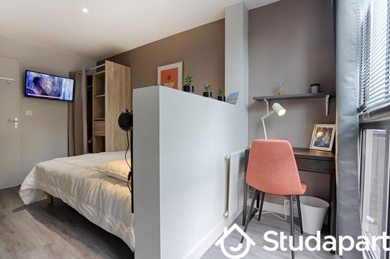 Chambre - 14 m² - 1 pièce