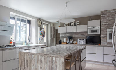 Maison - 243 m² - 7 pièces