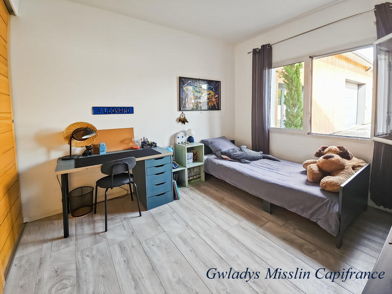 Propriété - 441 m² - 9 pièces