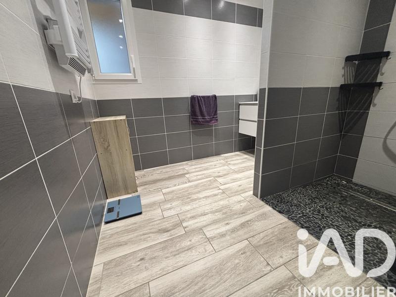 Maison - 220 m² - 8 pièces