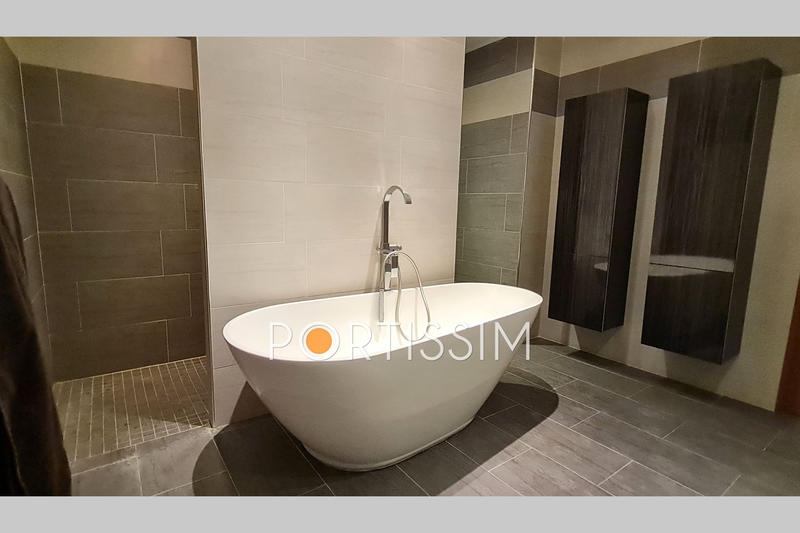 Appartement - 93 m² - 3 pièces