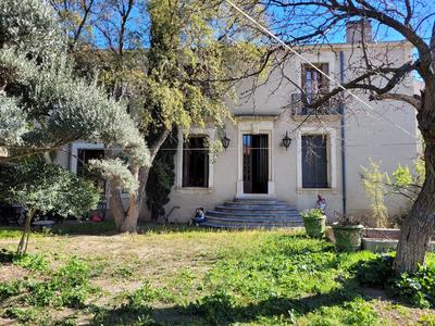 Maison - 259 m² - 9 pièces