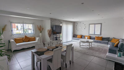 Maison - 168 m² - 8 pièces