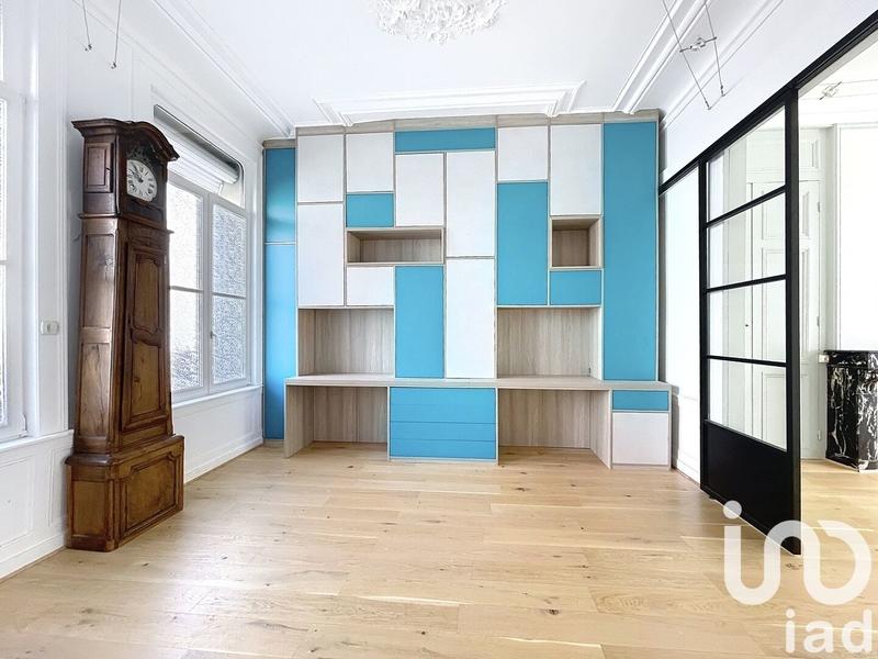 Maison - 242 m² - 8 pièces