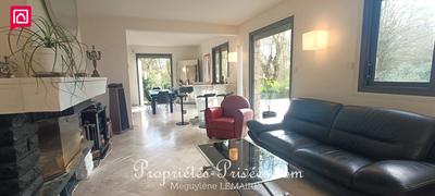 Maison - 416 m² - 10 pièces