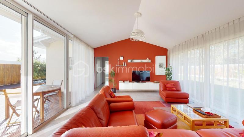 Maison traditionnelle - 171 m² - 5 pièces