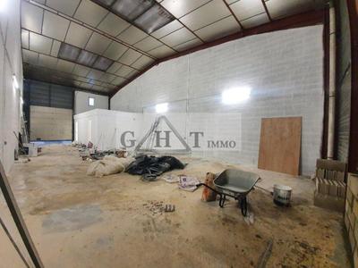 Entrepôt - 140 m²
