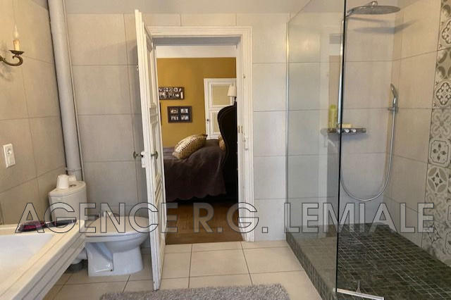 Maison - 326 m² - 12 pièces