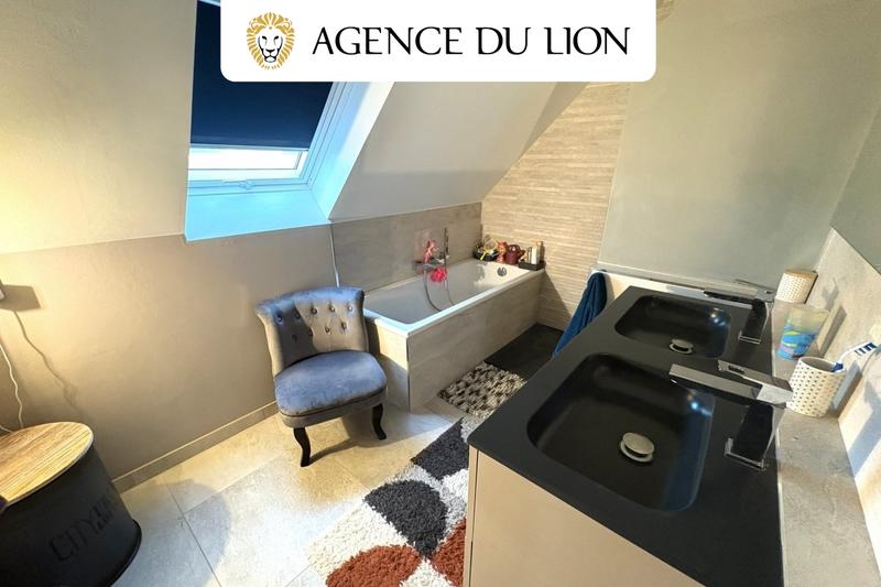 Maison - 151 m² - 8 pièces