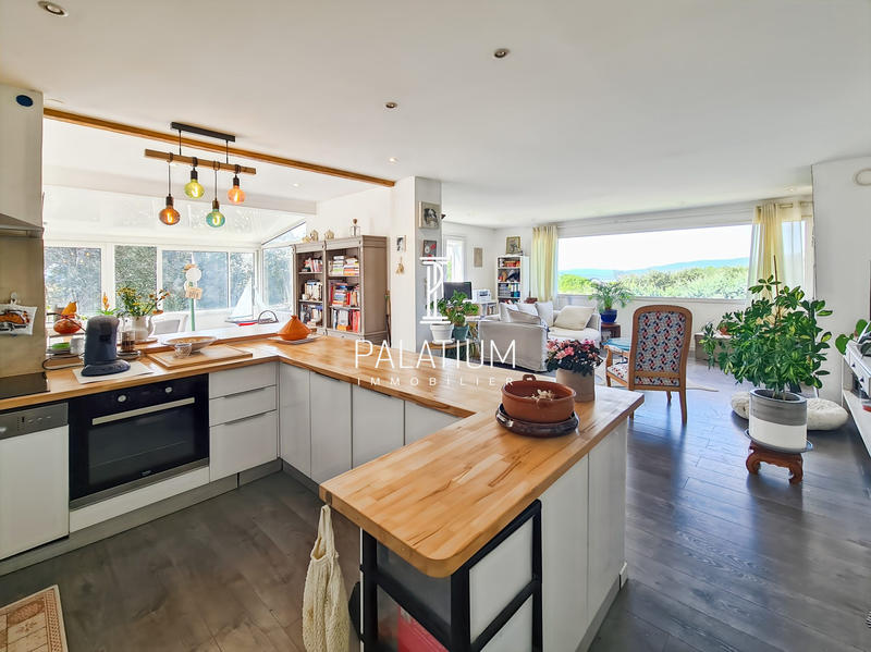 Villa - 170 m² - 6 pièces