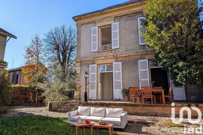 Maison - 237 m² - 7 pièces